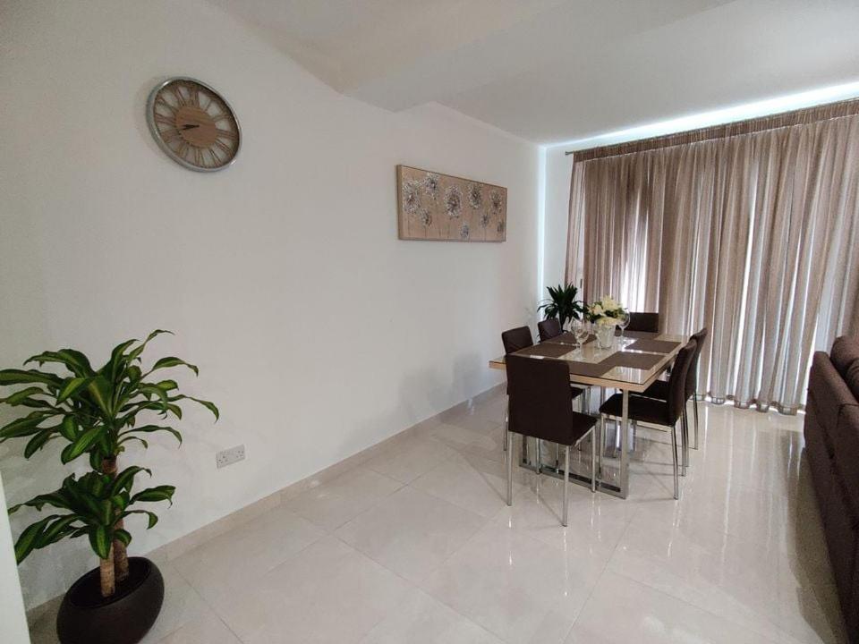 Beautiful, Sea View 2 Bedrooms Apartment, Marsalforn, Gozo מראה חיצוני תמונה